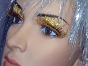 Dramatic Gold Tinsel False Eyelashes